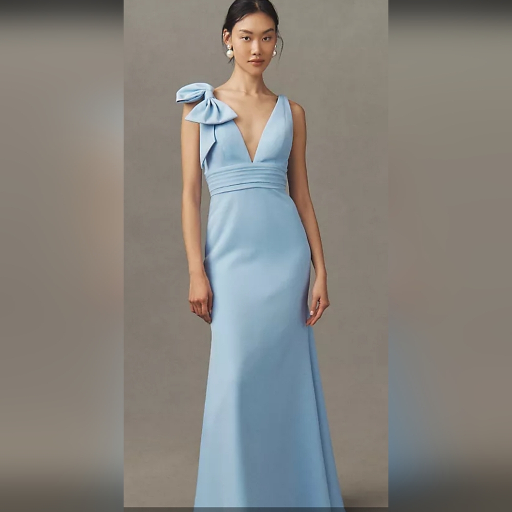 Never worn Light Blue Bow-Shoulder Gown - Size 4